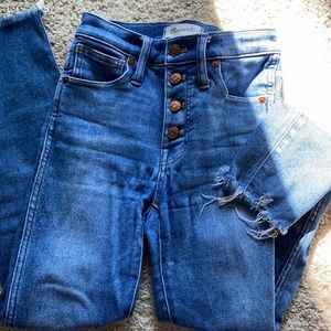 Madewell 10” high rise skinny jeans w button front